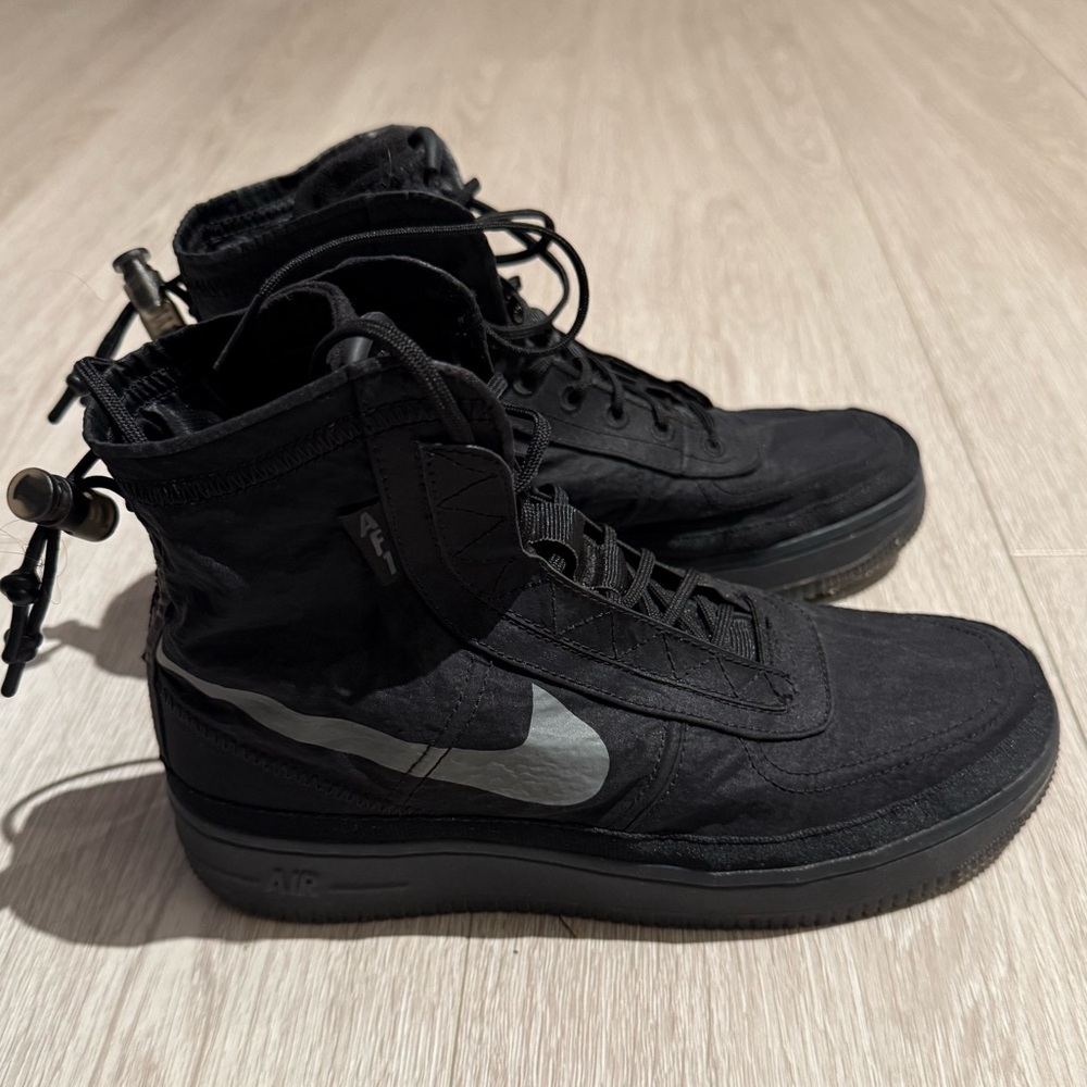 2019 Nike
Wmns Air Force 1 High Shell 'Black'